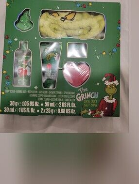 The Grinch Green Spa Set - Holiday Bath Accessories